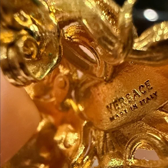 Authentic Vintage Versace Medusa Clip-On Earrings – Made in Italy - Picture 5 of 6